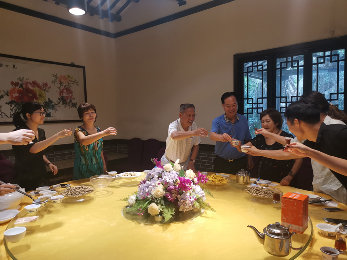 【賽思達(dá)烤箱】酒協(xié)一行訪農(nóng)莊，把盞言歡敘佳情